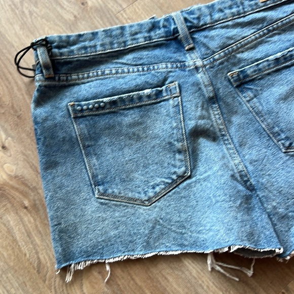 BLANKNYC Distressed Jean shorts - Picture 4 of 5